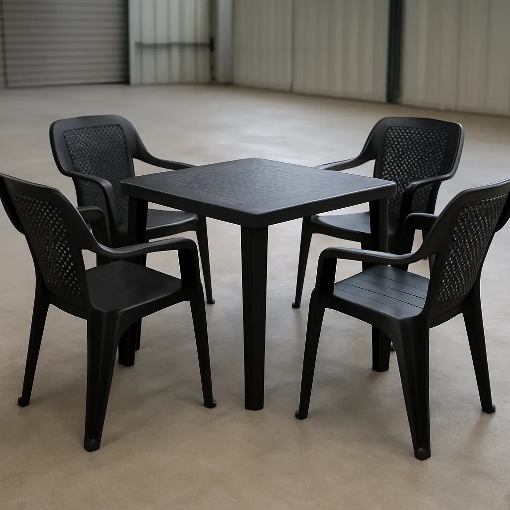 Conjunto de mesa e cadeiras de plástico pretas