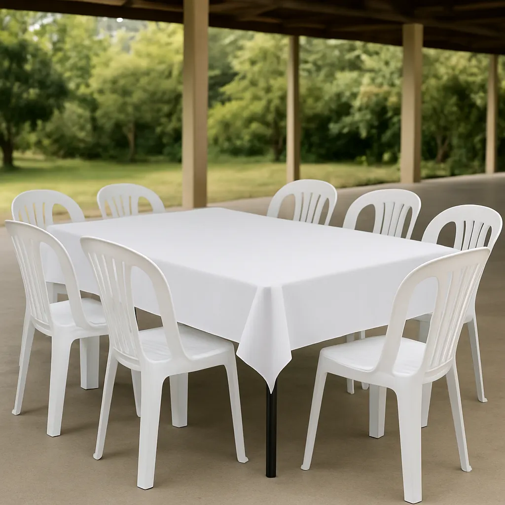 Conjunto de mesa e cadeiras de plástico para evento